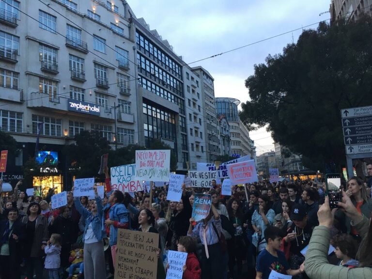 Protest ispred Informera