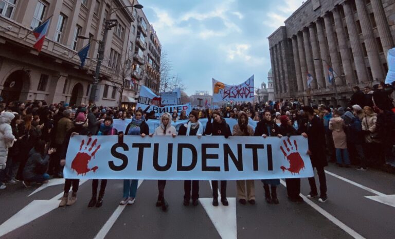 Protest ispred Ustavnog suda u Beogradu; Foto: Mašina