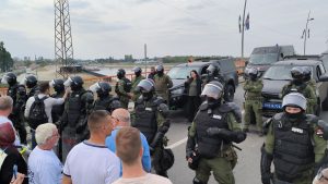 Policija ne dozvoljava građanima da pređu most ka Klisi u Novom Sadu Foto: Mašina